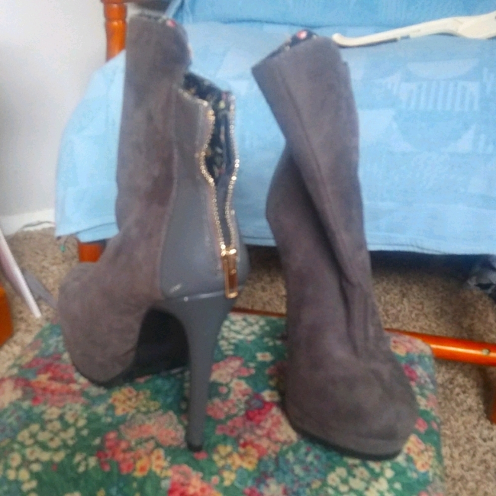 Dress boots